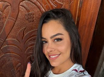 Larissa Riquelme eligió el top deportivo más diminuto y arrasó en Instagram con un look total white