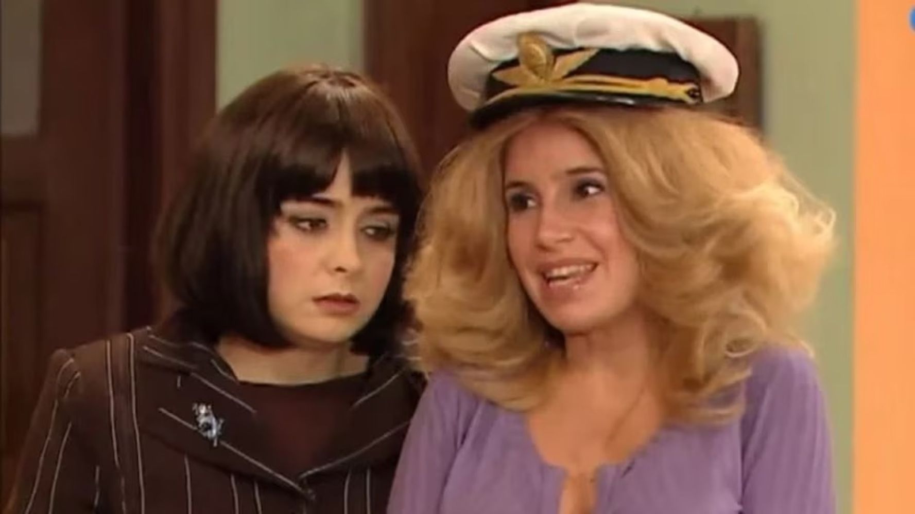 Moni y María Elena de Casados con Hijos.