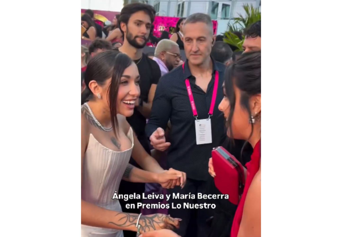 El encuentro entre María y Ángela.