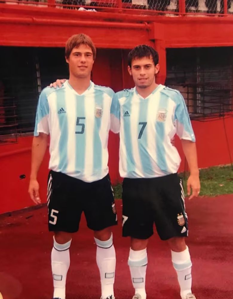 El exfutbolista misionero se reinventó como guardavidas tras realizar capacitaciones en Argentina y Brasil.