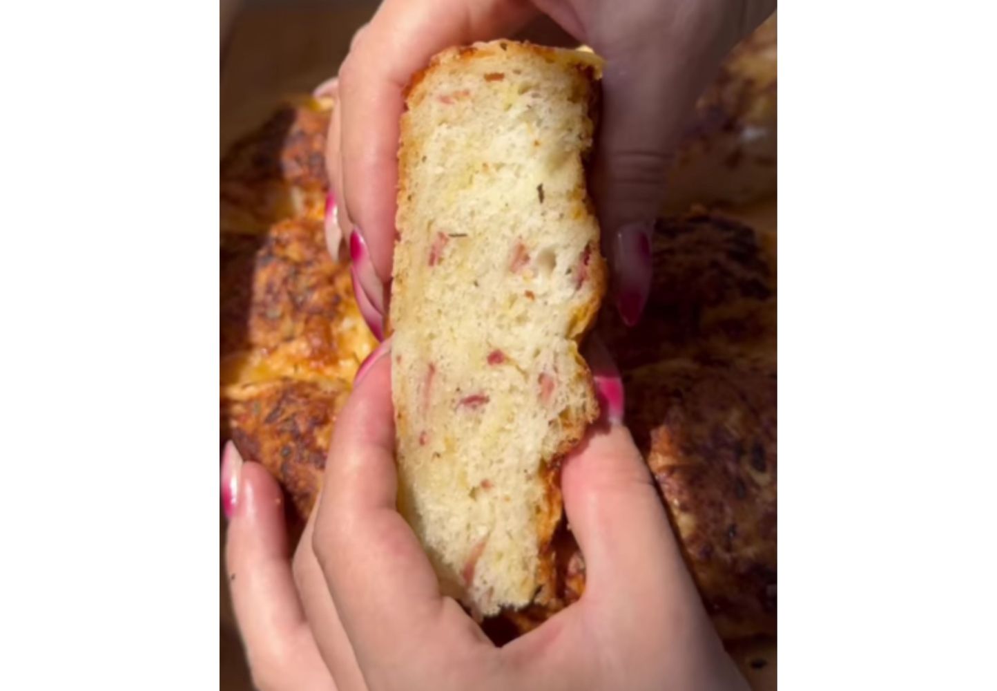 Así queda la torta matera salada por dentro.