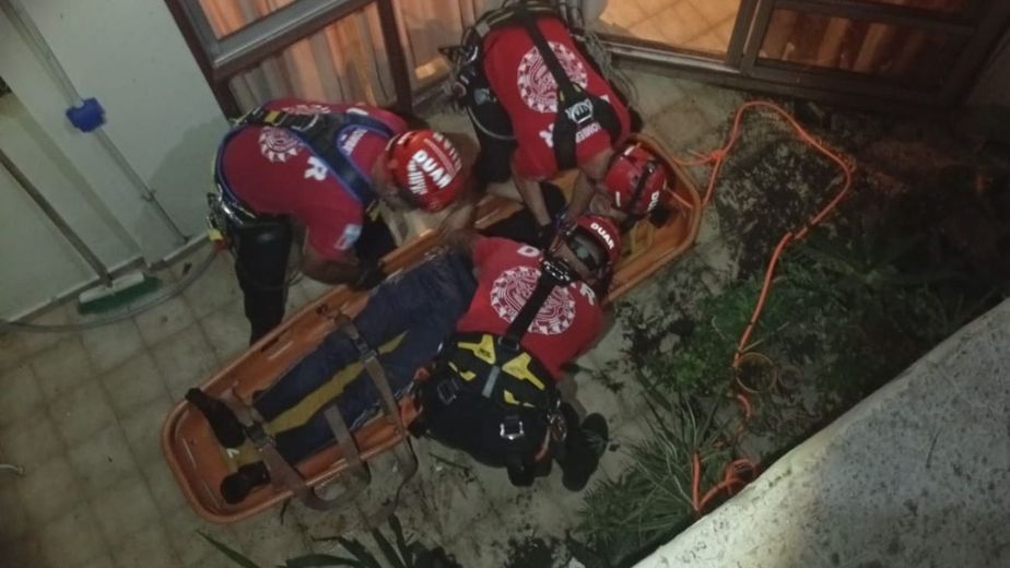 Quiso entrar a robar por una ventana en Córdoba y cayó a un séptimo piso: su estado