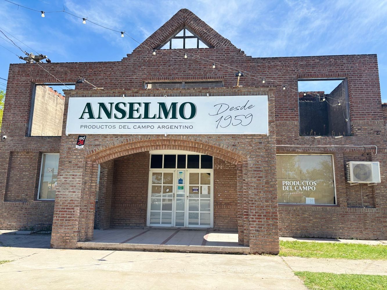  Frigorífico Anselmo, nuevo punto de venta en Almafuerte y Velez Sarsfield