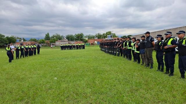 Operativo en la Seccional Sexta: 40 móviles y controles en distintos barrios.
