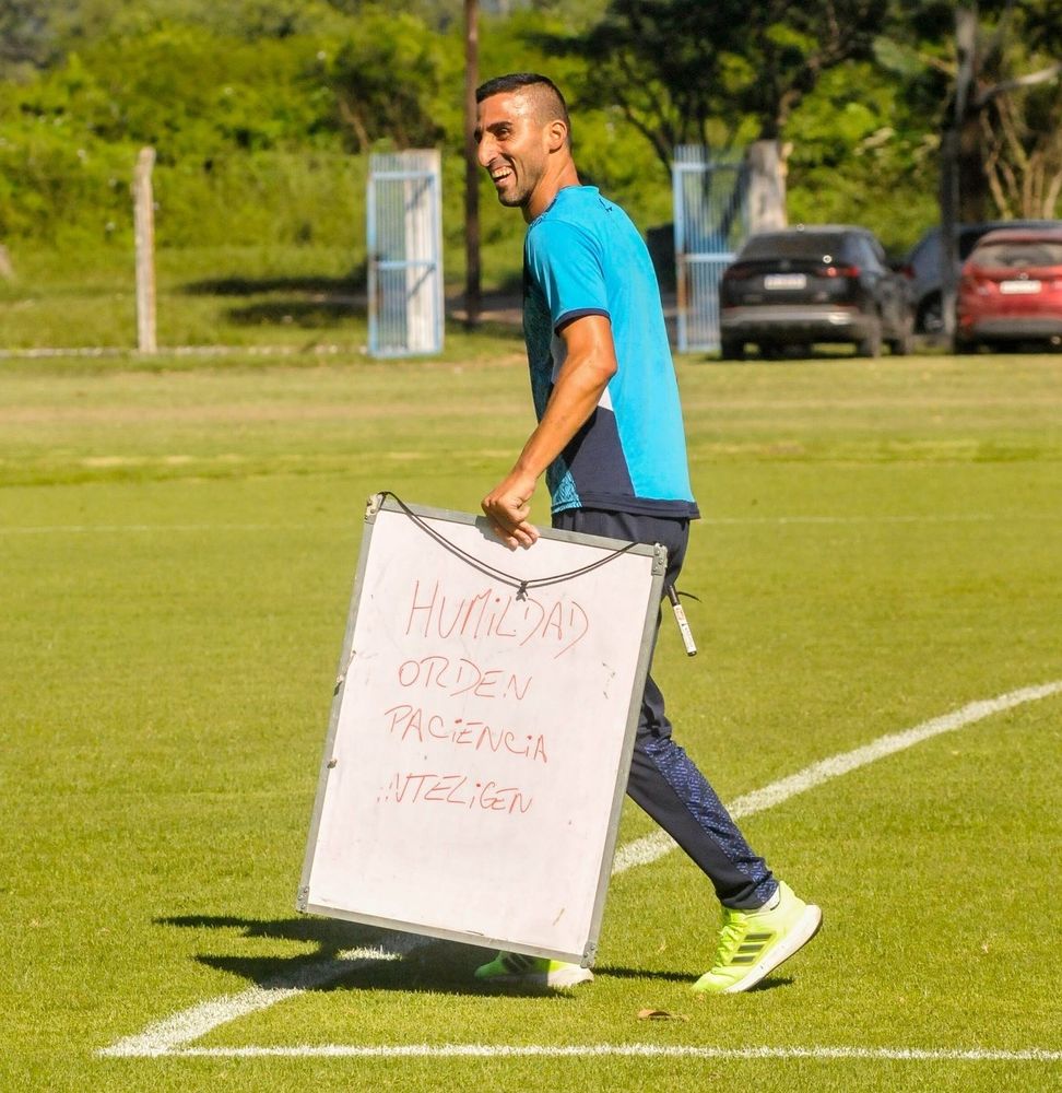 Pellerano afirma que la identidad que construye con su equipo no es fruto de la casualidad, sino de una pretemporada intensa y de la capacidad intelectual del grupo.