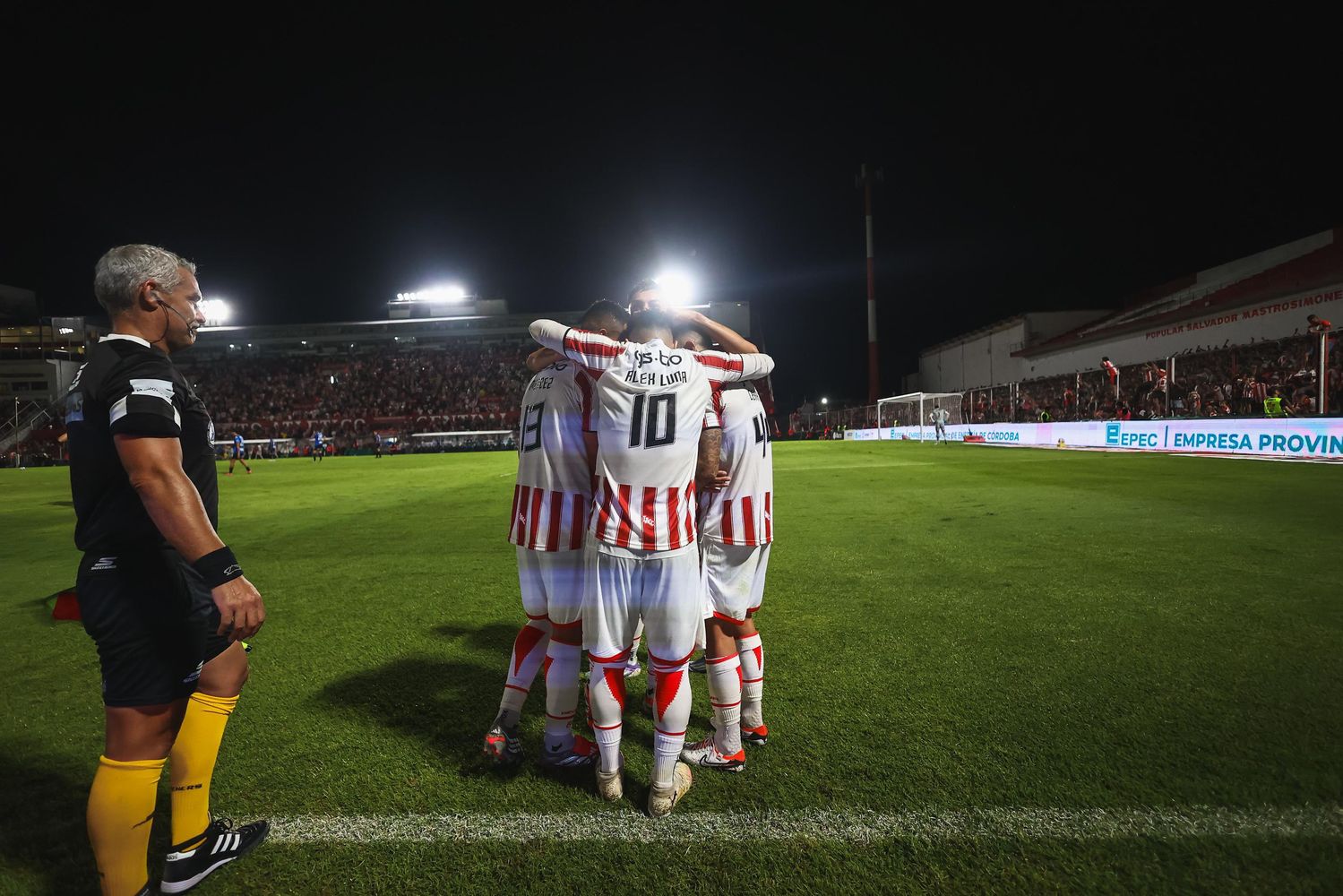 Un momento de muchísima tensión se vivió durante la noche del viernes 20 de febrero en el Estadio Monumental de Alta Córdoba