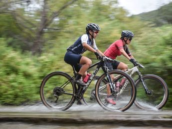 Los mejores caminos para hacer mountain bike en Punilla: pedalear entre sierras, ríos y paisajes imperdibles