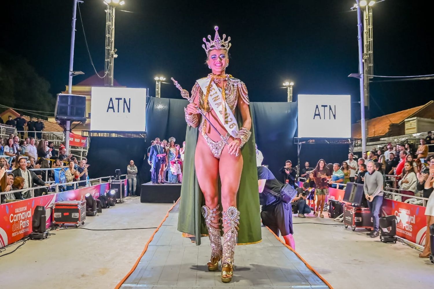 Mary Ann Morrison es la nueva Reina de la Fiesta Nacional del Carnaval del País