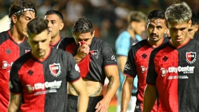 Violencia en Newell’s: lanzaron una bomba molotov y dejaron un mensaje contra la dirigencia