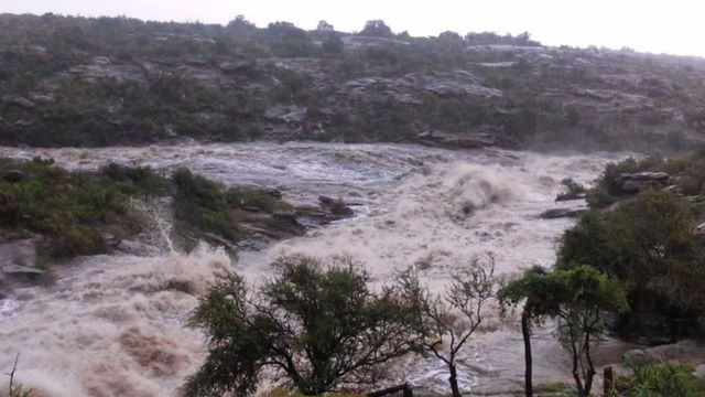 Crecida del río en Mina Clavero.