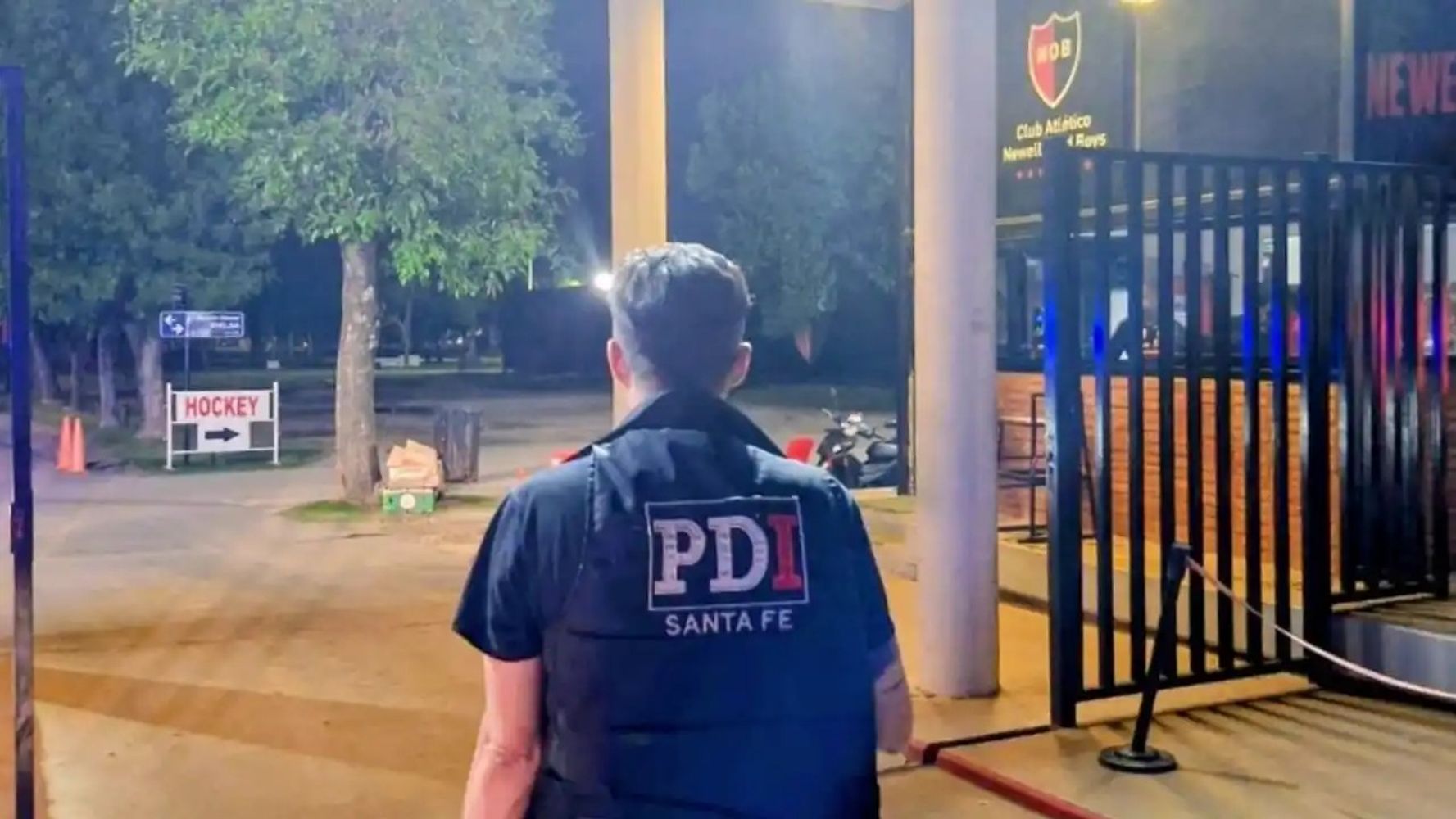 Violencia en Newell’s: lanzaron una bomba molotov y dejaron un mensaje contra la dirigencia