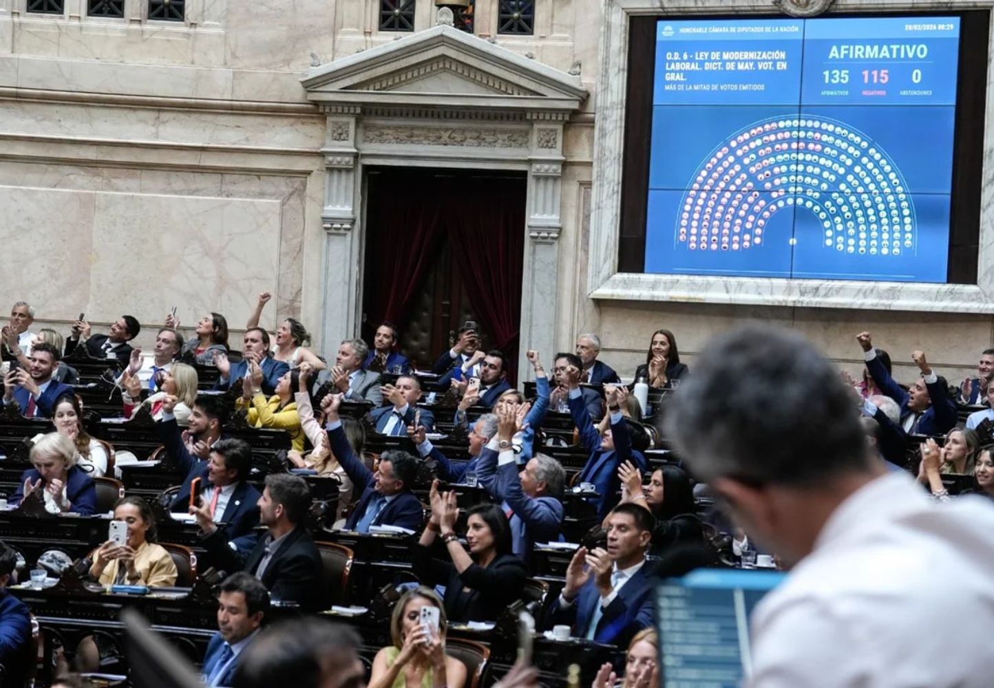 La votación clave por la reforma laboral se dará lugar este viernes.