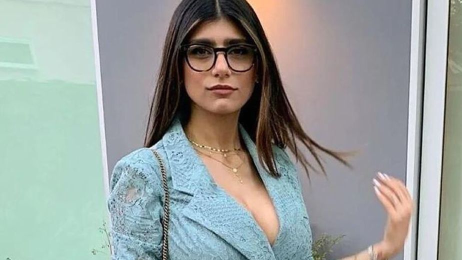 El video de Mia Khalifa al borde de la censura: se le rompió el vestido y casi muestra de más