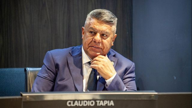 Claudio "Chiqui" Tapia, presidente de la AFA, y el paro del fútbol a comienzos de marzo.