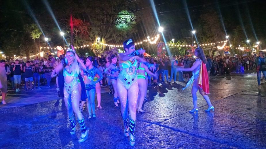 Famaillá cerró sus corsos con una inolvidable noche de Carnaval