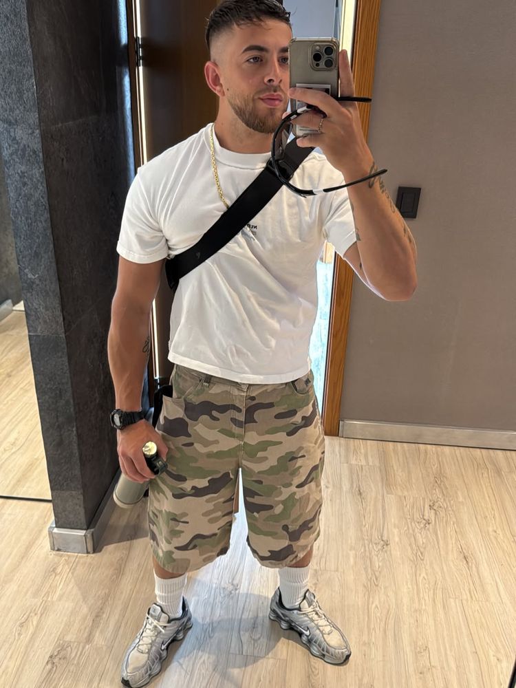 Las fotos que compartió el cantante.