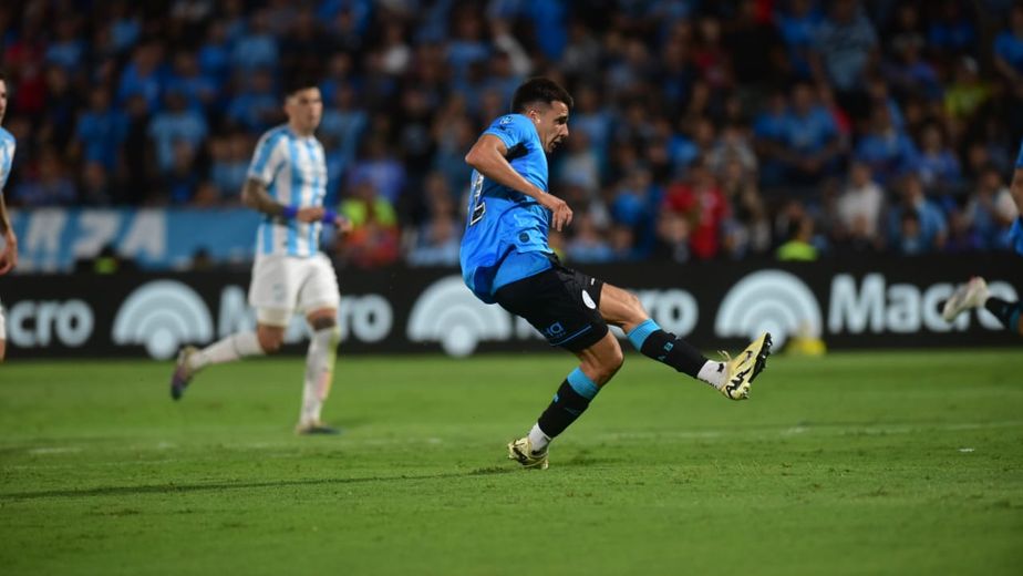 Julián Mavilla anotó el tercero de Belgrano para sellar el triunfo en el Gigante de Alberdi