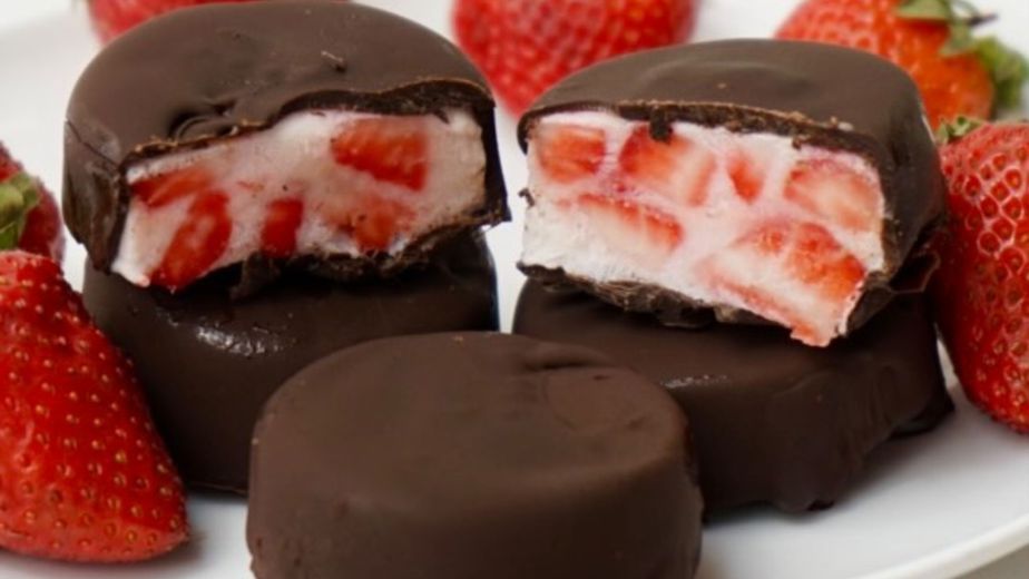 Cómo hacer bombones helados de frutilla: receta con solo 3 ingredientes para disfrutar en verano