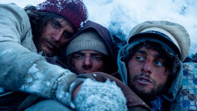 La Socidad de la Nive está disponible en Netflix.