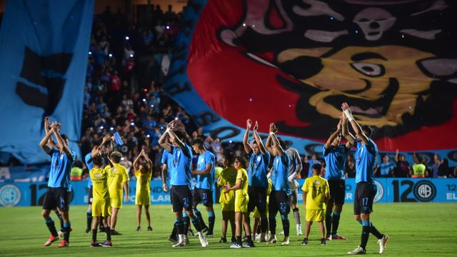 Belgrano enfrenta al Atlético Tucumán en Alberdi.