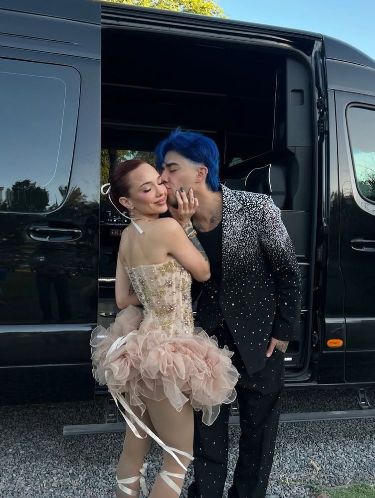 Al mejor estilo bailarina clásica, la Joaqui revolucionó Instagram con un look de encaje, tul y transparencias
