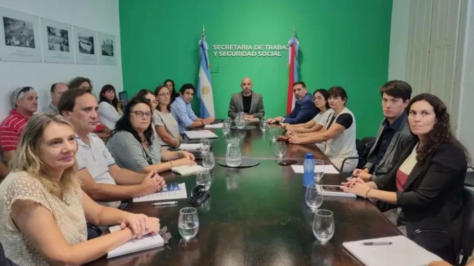 Gremios docentes rechazaron la oferta salarial en paritaria