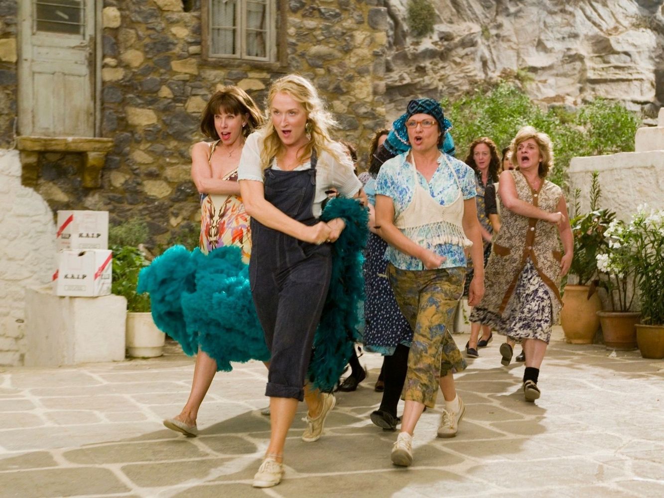 Las dos películas de Mamma Mia! duran menos de 3 horas.