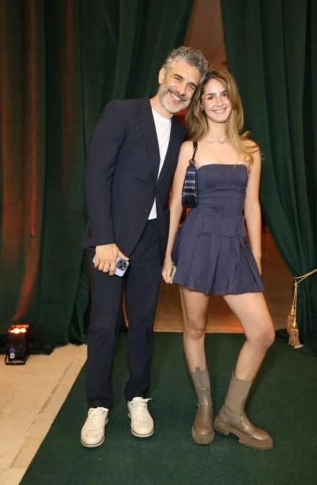 El actor comparte en redes sociales momentos especiales junto a Julia, reflejando la fuerte relación que los une.
