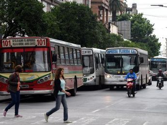 "Hay 600.000 usuarios": Jaldo cuestionó el paro de colectivos

