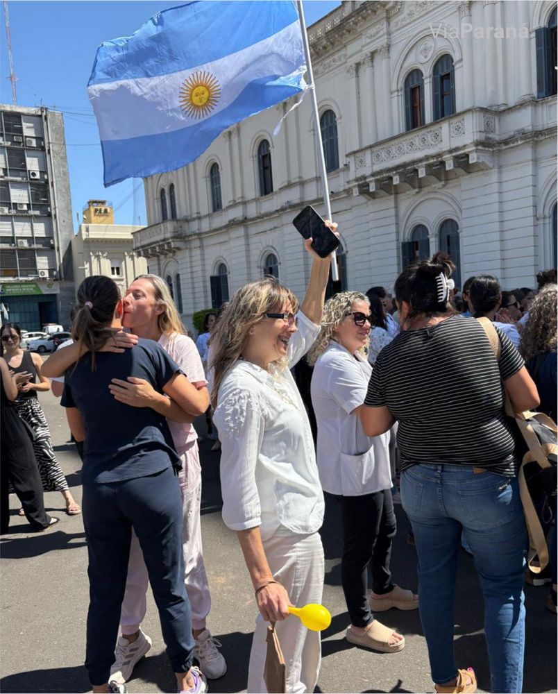 Profesionales de la salud presentaron un petitorio para regularizar la carga horaria y reconocer funciones críticas.