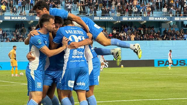 Festejo del gol de Estudiantes de Río Cuarto