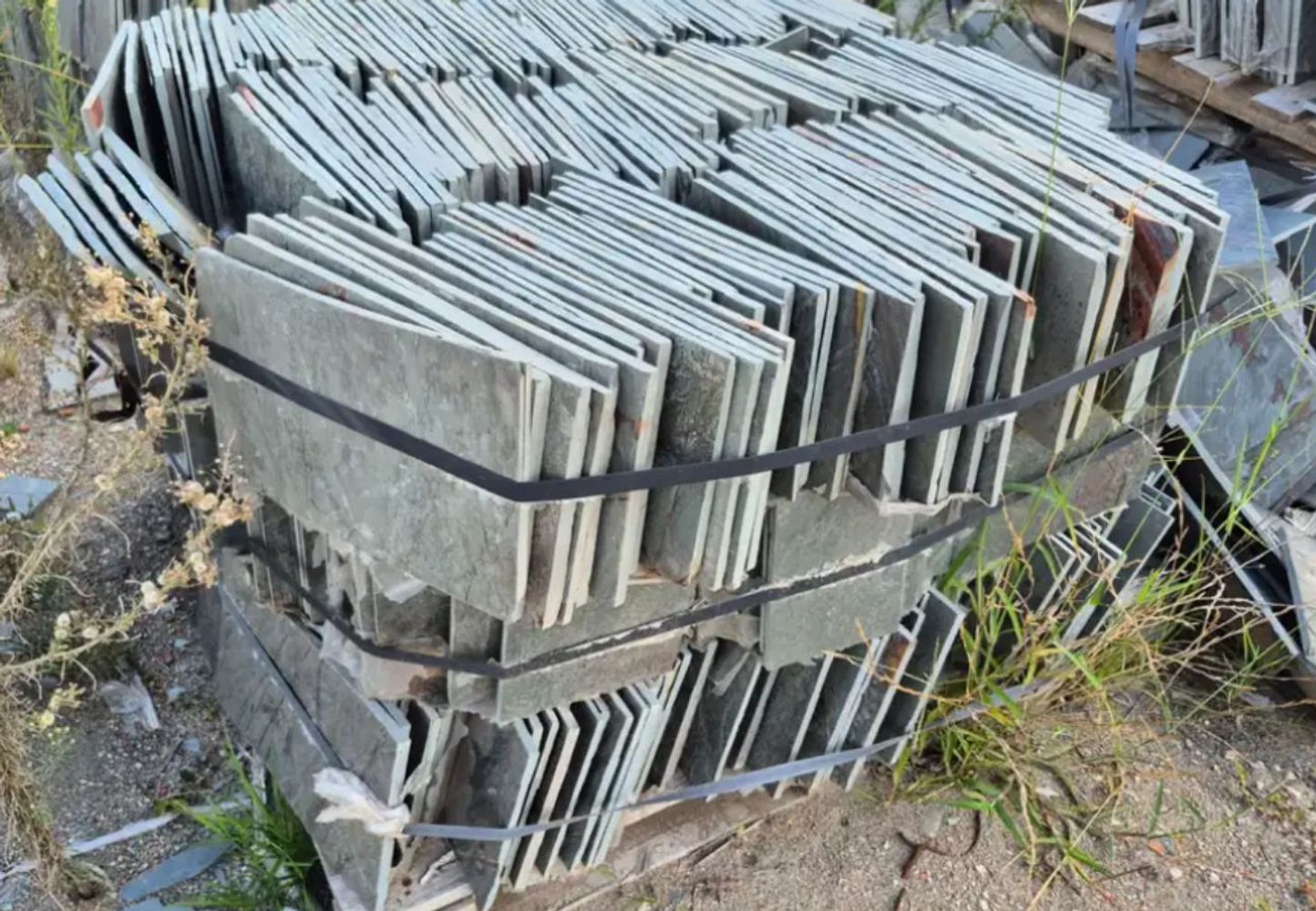 Subastan materiales de construcción de Márquez y Asociados. 