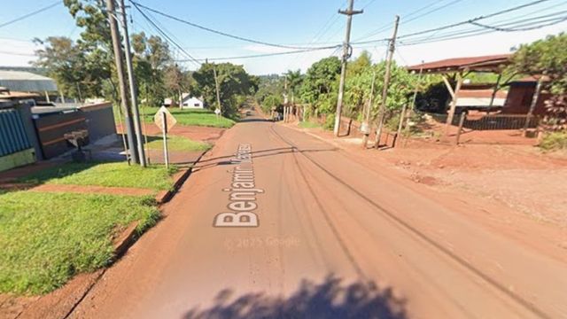 Una mujer fue asaltada mientras caminaba por la calle Matienzo en Eldorado.