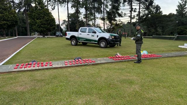 Incautaron 70 paquetes de marihuana en un operativo de Gendarmería en San Antonio.