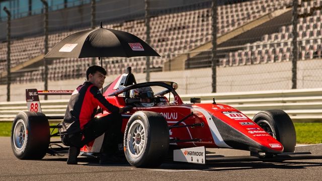 Fausto Arnaudo F4 piloto