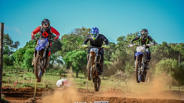 Arranca el Campeonato Misionero de Motocross en 25 de Mayo con pilotos de toda la región.