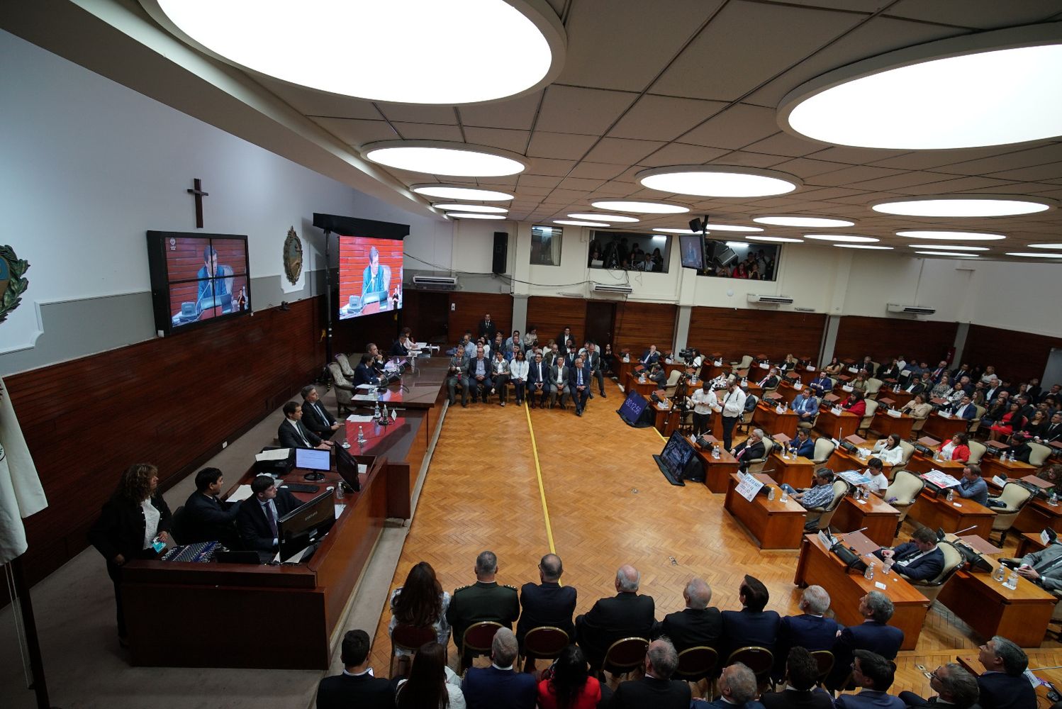 El gobernador Carlos Sadir finalizó su mensaje convocando a los legisladores a acompañar “una agenda clara: modernizar, simplificar, fortalecer la seguridad, impulsar la producción, ampliar oportunidades y garantizar derechos. Con respeto. Con diálogo. Con grandeza”.