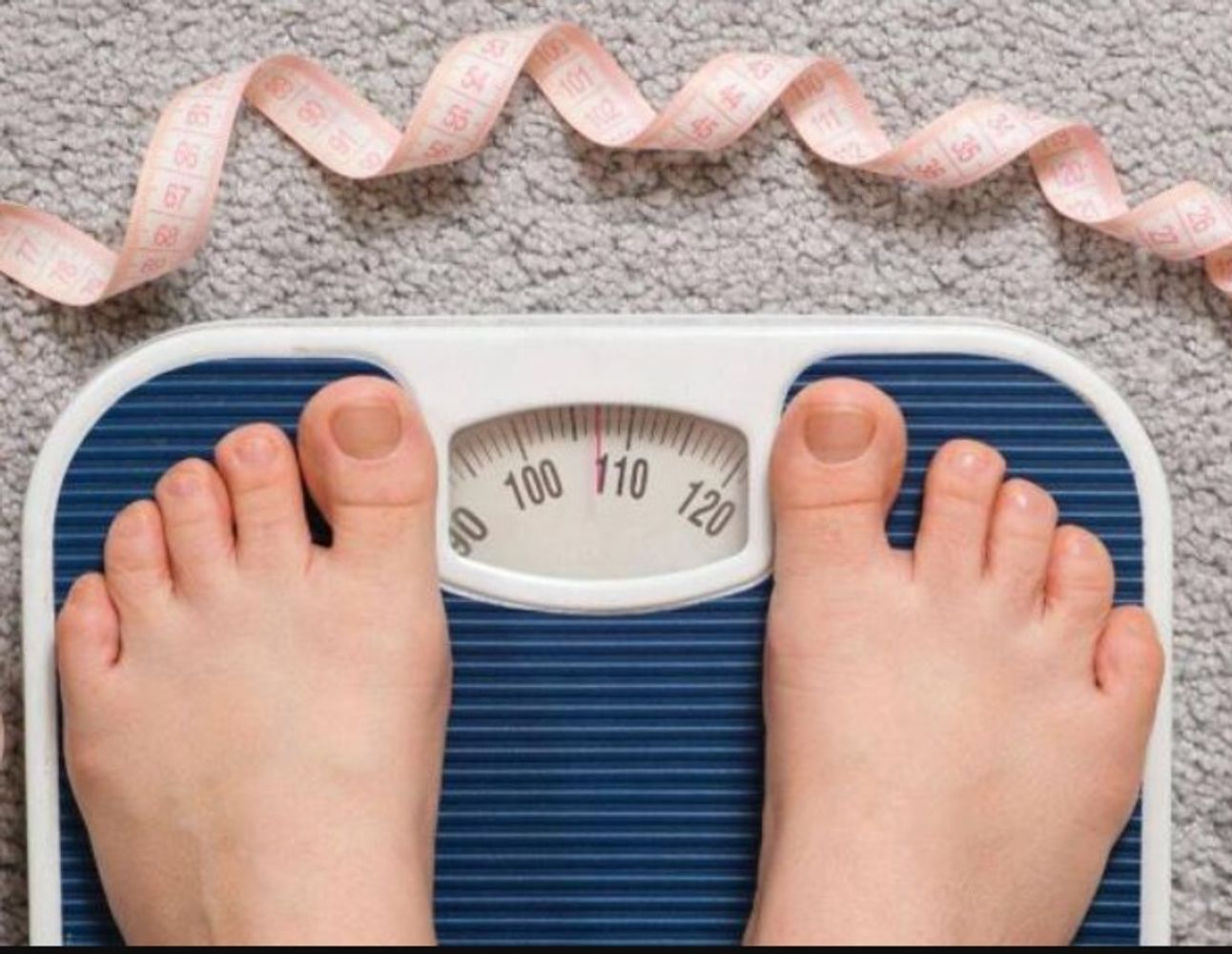 Fijar metas realistas y mantener una dieta variada son claves para lograr resultados sostenibles.