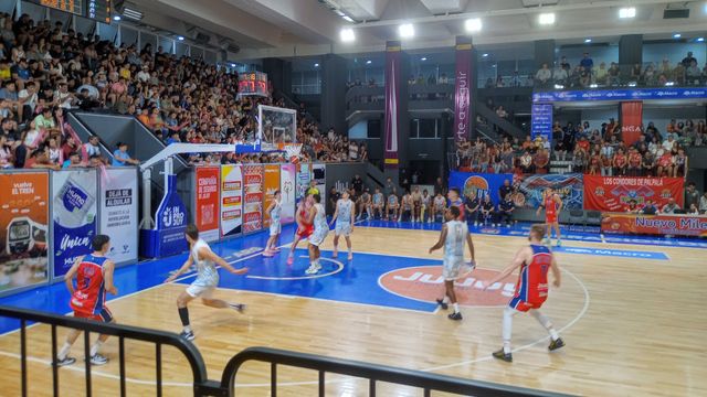 Jujuy Básquet no pudo exorcizar sus fantasmas y pagó caros los lanzamientos malogrados a lo largo de la noche del sábado. El clásico fue entonces para Salta Basket.