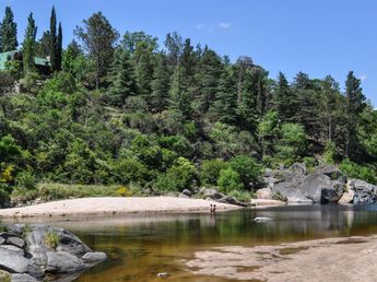 Naturaleza sin apuro: el ritual del picnic junto al río