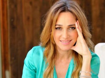 Vero Lozano celebró su cumpleaños 56 y sorprendió con un look muy llamativo: una prenda hecha con corbatas