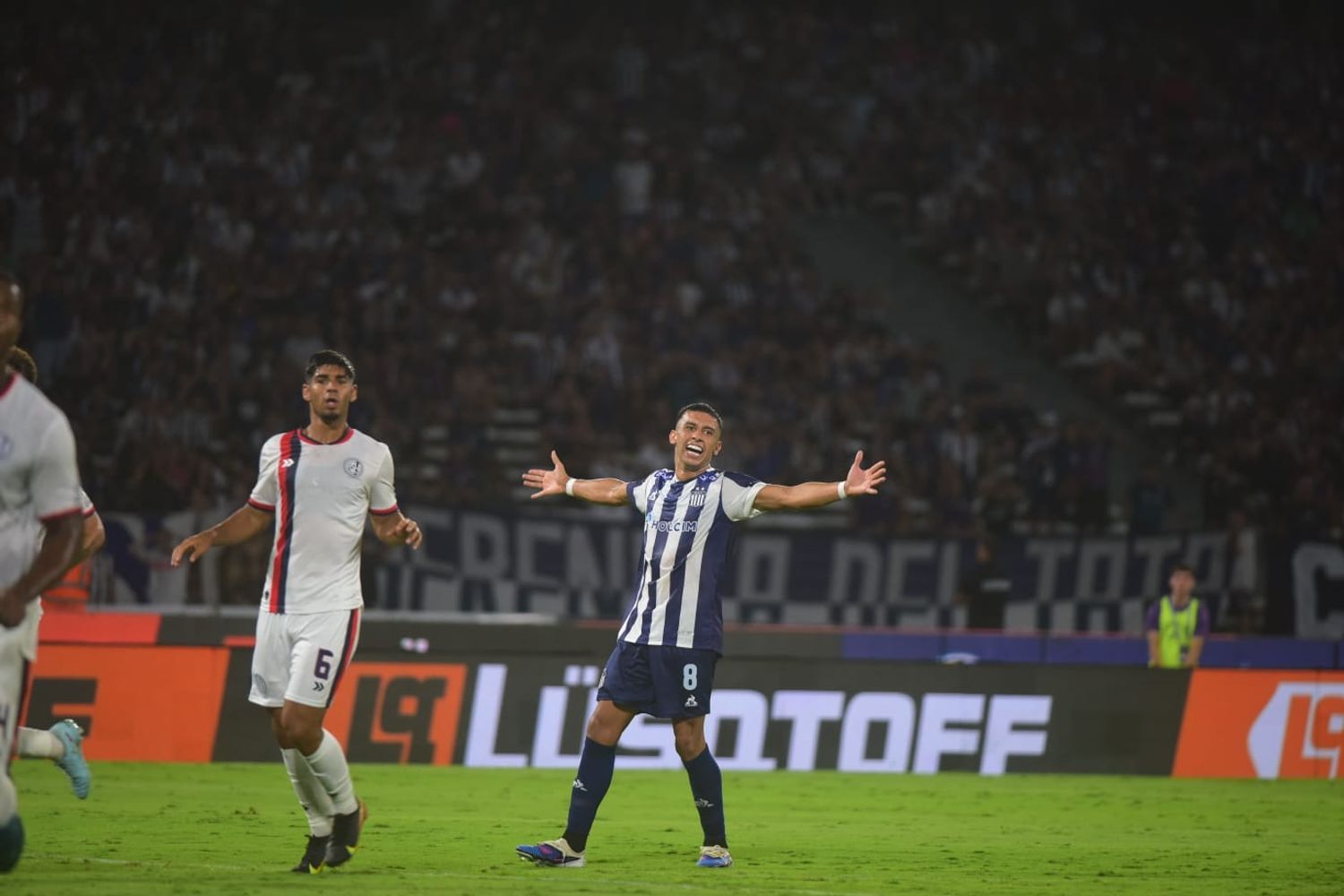 Talleres iba por un triunfo para rencauzarse. El empate con San Lorenzo, con sabor a poco.