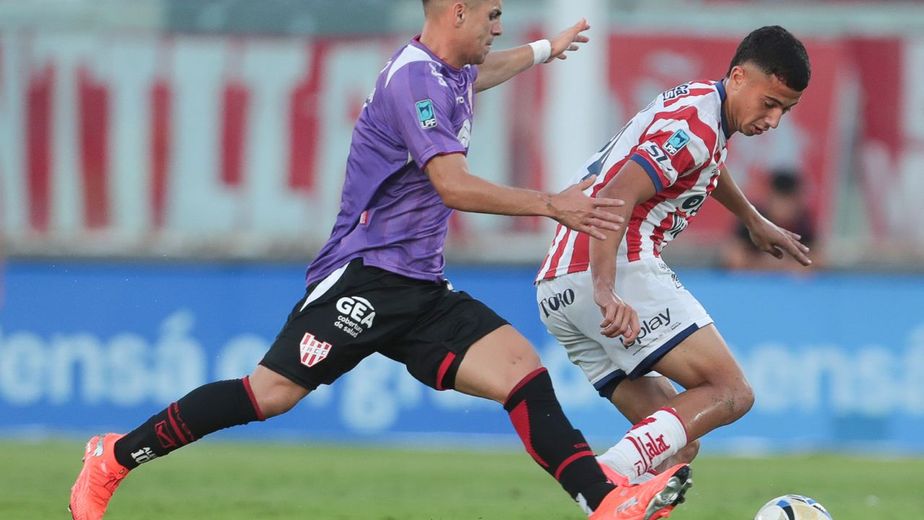 Instituto perdió ante Unión de Santa Fe, primera derrota del DT Diego Flores