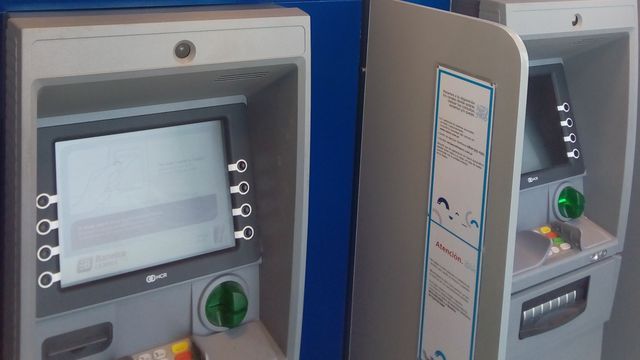 Los trabajadores del Estado provincial tendrán disponibles en los cajeros automáticos sus haberes correspondientes a febrero, según el cronograma oficial que comienza este lunes.