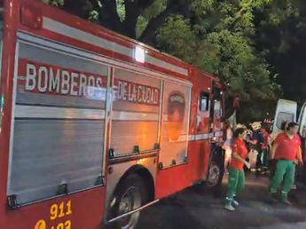 Se derrumbó la estructura de un boliche en Costanera Norte: al menos 9 heridos y cientos de evacuados