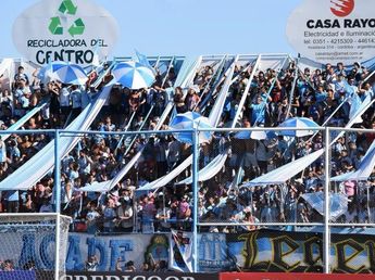 Conmoción en Córdoba: Murió un hincha de Racing mientras alentaba contra Mitre