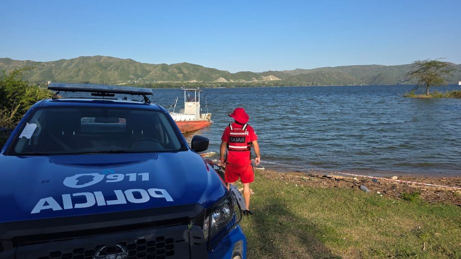 Un hombre murió ahogado tras el vuelco de una embarcación en el San Roque