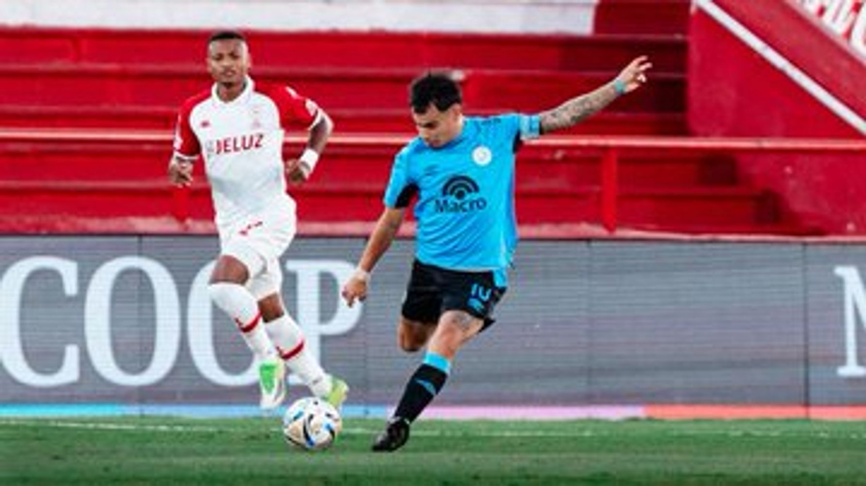 Lucas Zelarayán de Belgrano ante Huracán