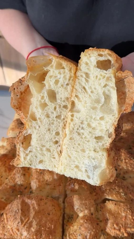Así queda la focaccia por dentro.