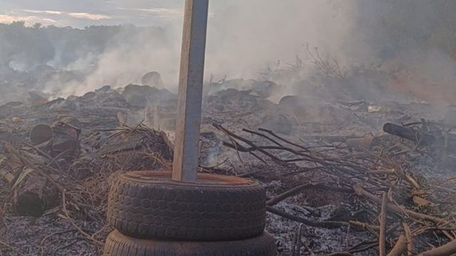 Investigan un incendio intencional que afectó el basurero municipal de Eldorado.